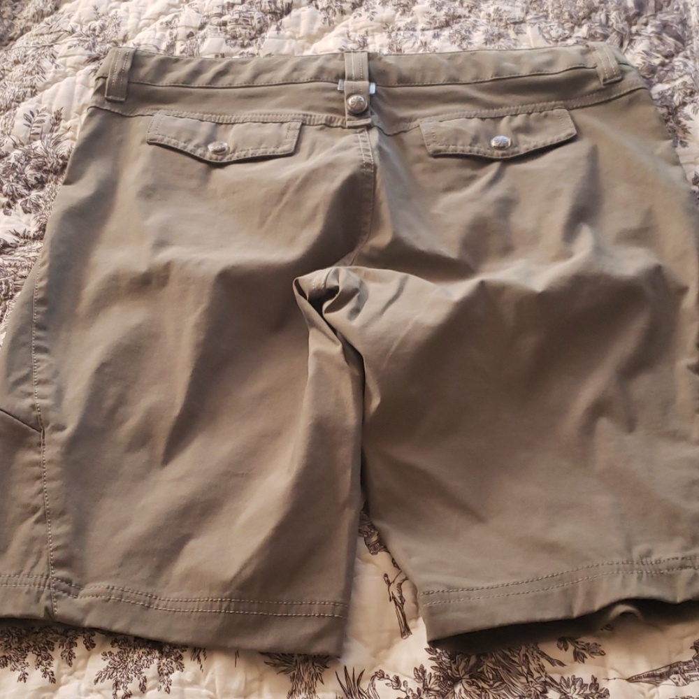 Athleta Dipper Shorts View 3